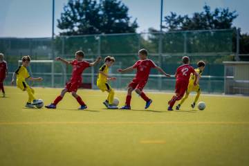 一场4-0让世界杯F组混乱：4分未出线，前三名仅差1分日本（配图示意）